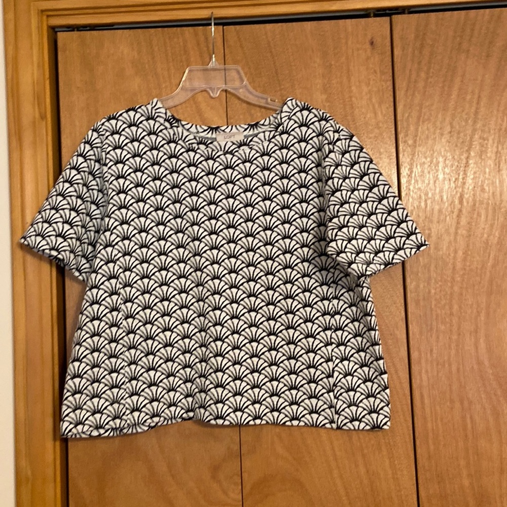 Women’s short sleeve top